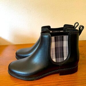 Fererra Couture Women’s Black Boots W Plaid Accent Sz7